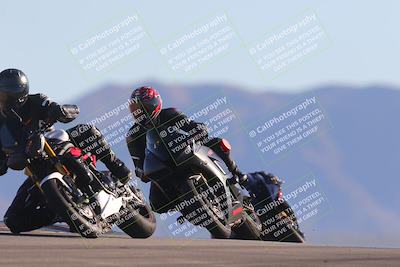 media/Nov-06-2023-Moto Forza (Mon) [[ce023d0744]]/3-Intermediate Group/Session 5 (Turn 9)/